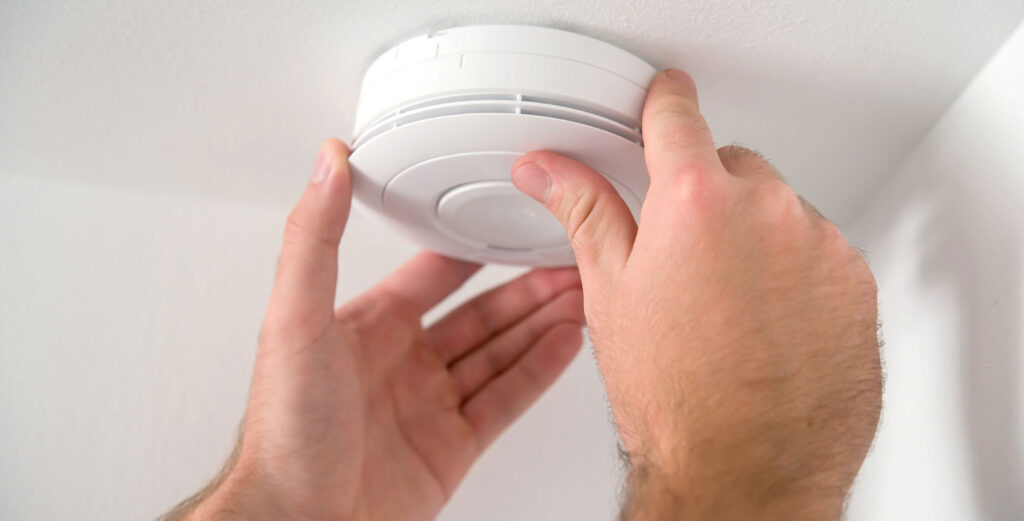 Smoke alarm detector installation